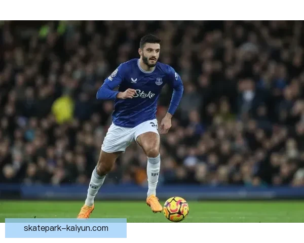 德甲转会消息汇总：各队动态引发关注，值得关注的潜在交易浮出水面