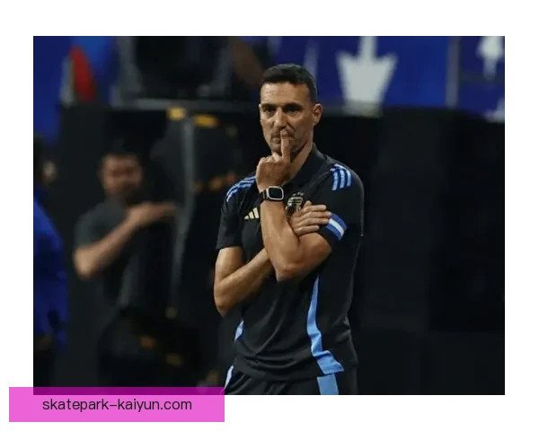 斯卡洛尼在关键比赛中的表现分析与状态评价